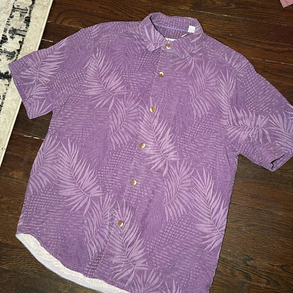Tommy Bahama men’s bottom down size M purple palm tree shirt